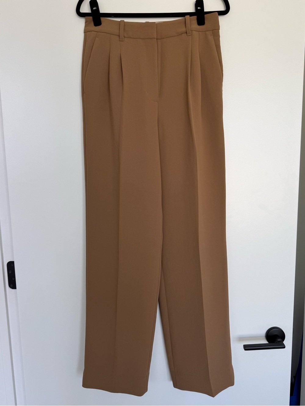 Aritzia The Effortless Pant Crepette in Desert Sand Size 8 Tall/Long